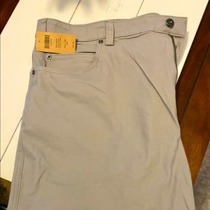 Duluth Trading Company Men's DuluthFlex Ballroom 11" Khaki Shorts